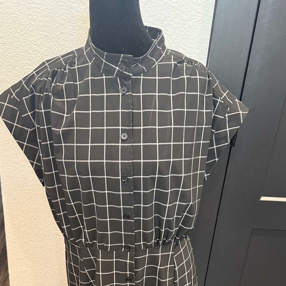 Calvin Klein Black and White Dress Size Medium - Picture 2 of 7
